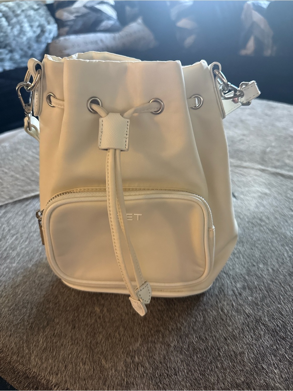 SET Active Cream Drawstring Bucket Crossbody Bag
